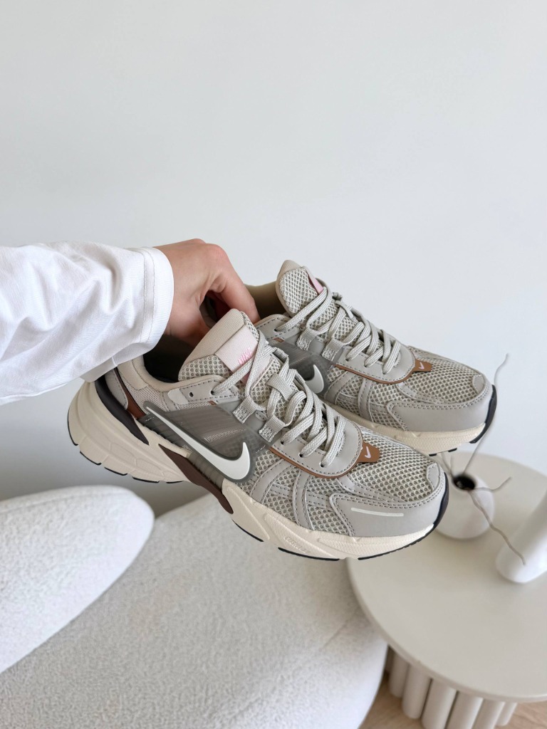 Nike V2K Runtekk Brown Beige