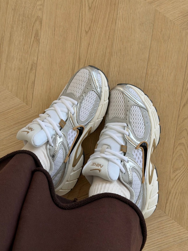 Nike V5 RNR White Silver Gold