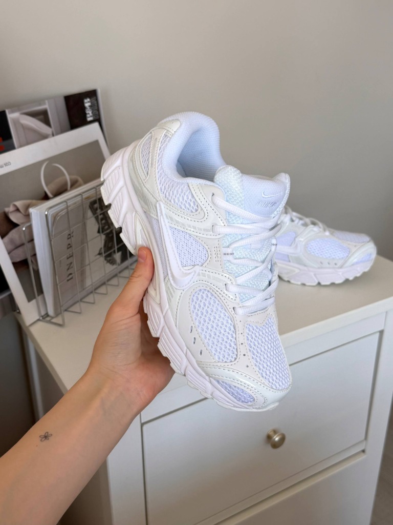 Nike V5 RNR Triple White