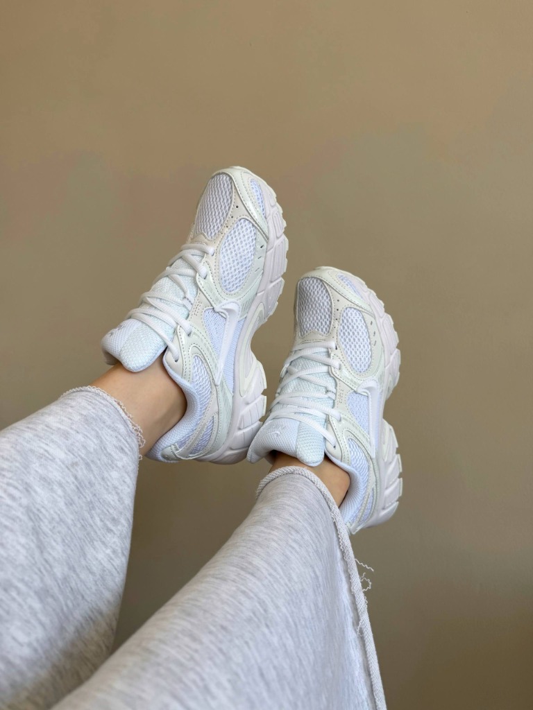 Nike V5 White 3